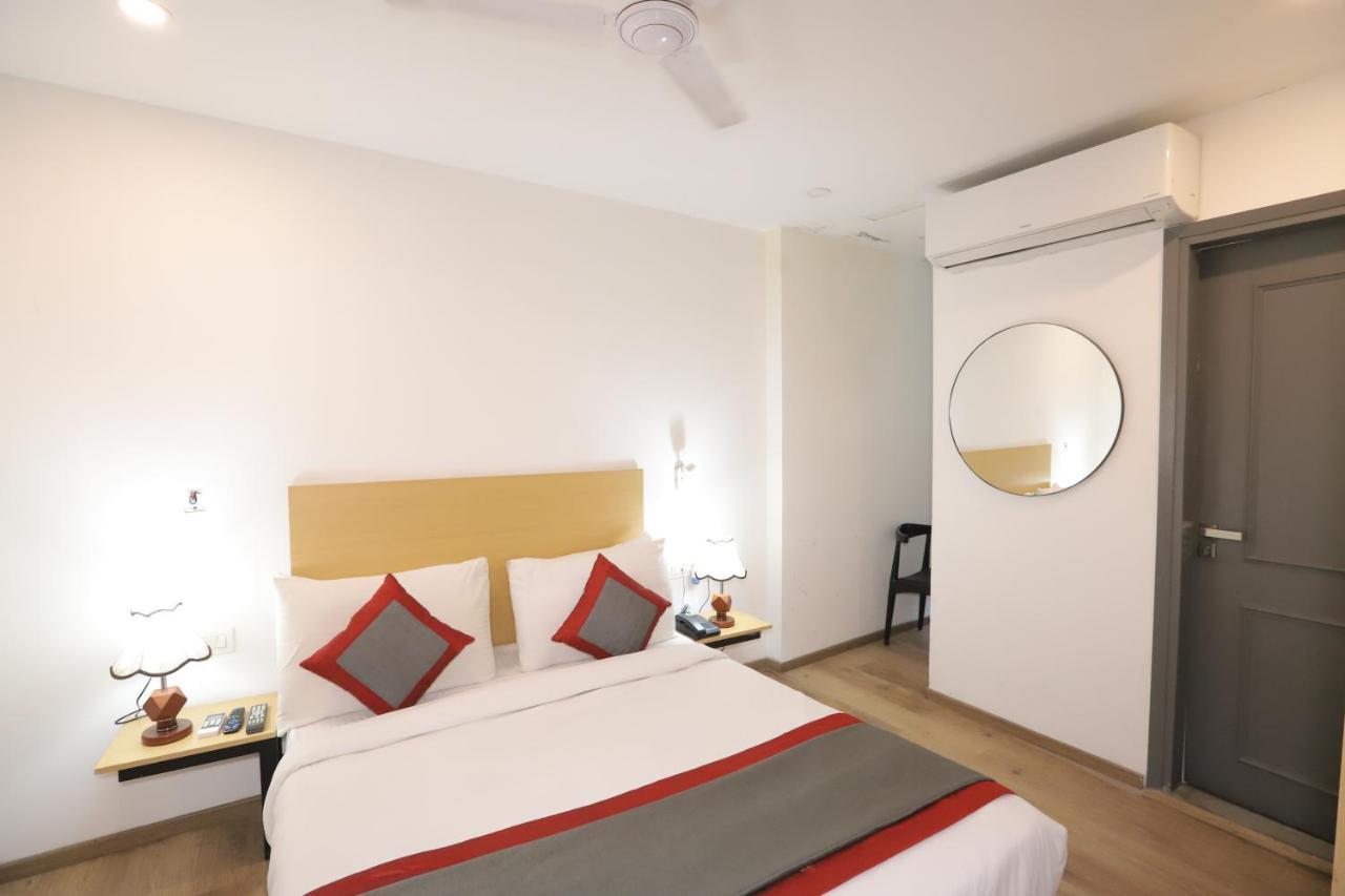 Ip Residency East Delhi Preet Vihar Couple Freindly Hotel 3*